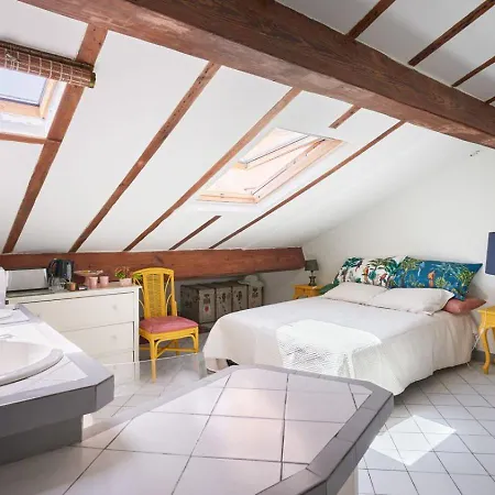 Appartement Atypique De Charme